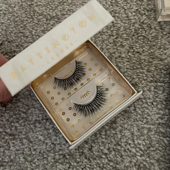 NEW set of various fake lashes - Picture 2 of 5